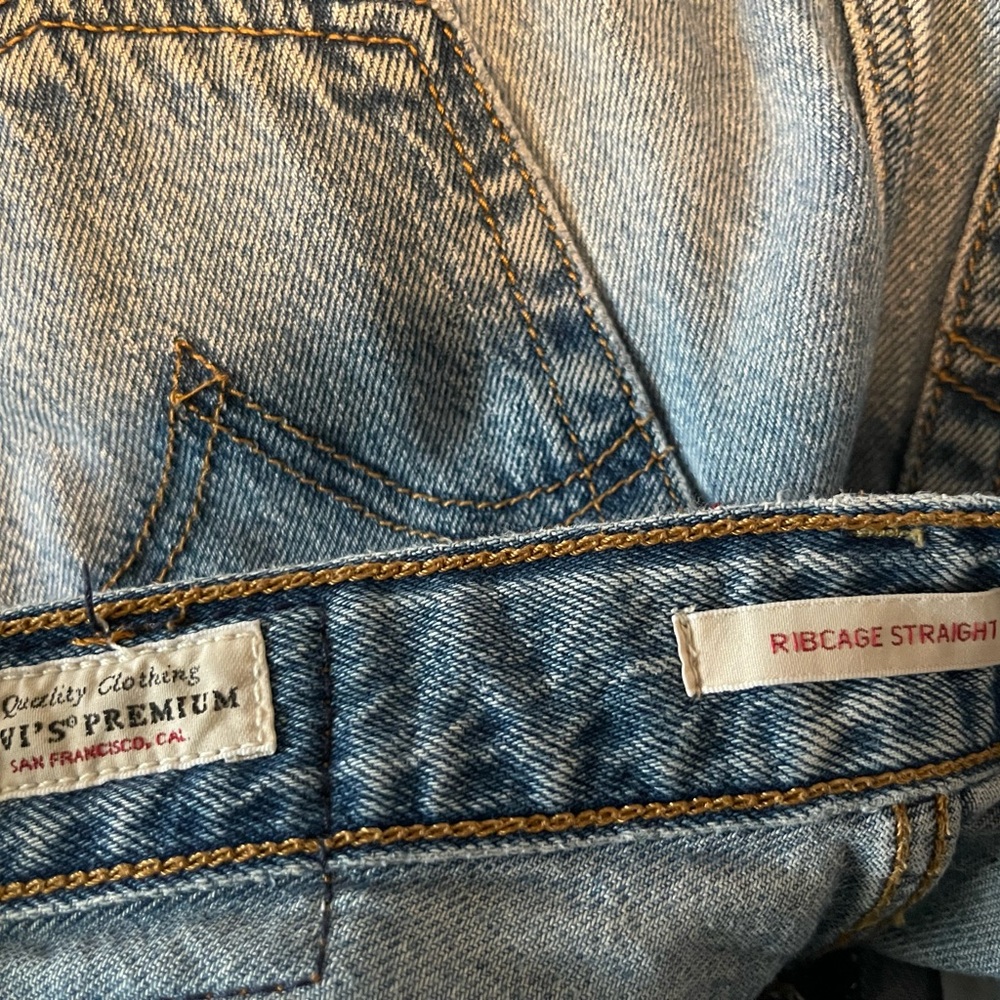 Levi’s Ribcage Straight Classic Blue Denim Jeans - Picture 6 of 7